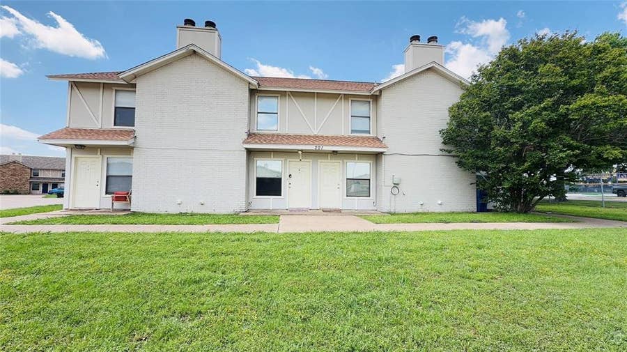 Property photo for 221 Meadow Court, Keller, TX