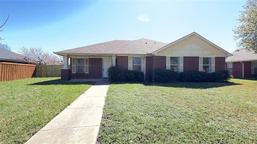 Property photo for 7632 Livvie Meador Lane, Dallas, TX