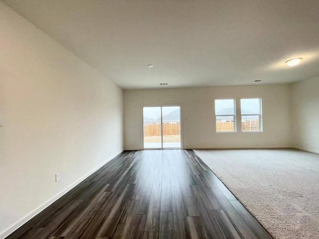 1565 Shadow Hawk Drive, Fort Worth, TX 76052