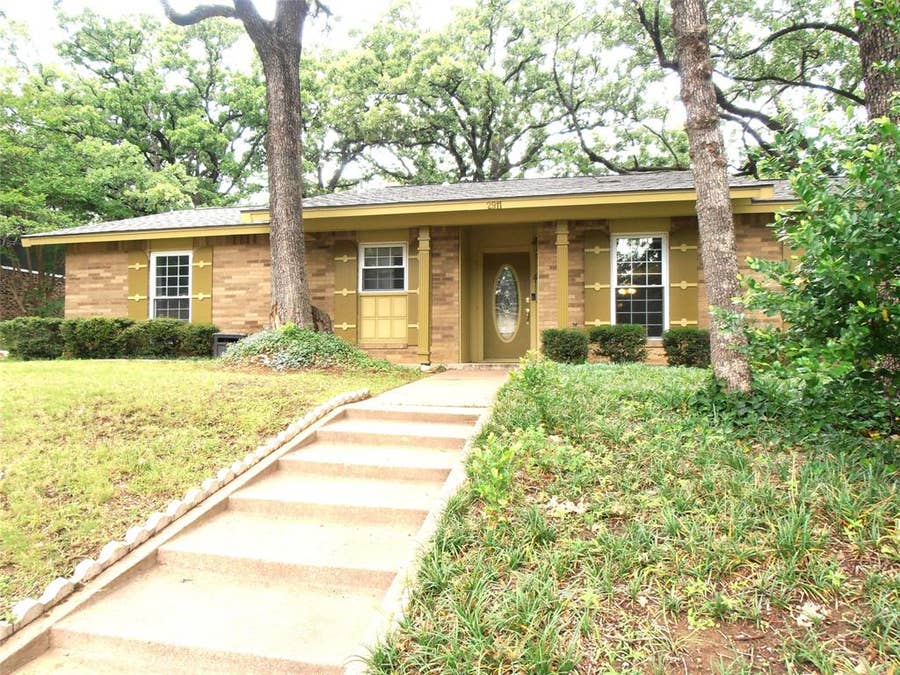 Property photo for 2911 Norwood Lane, Arlington, TX