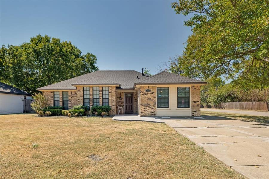 Property photo for 300 Monica Street, Glenn Heights, TX