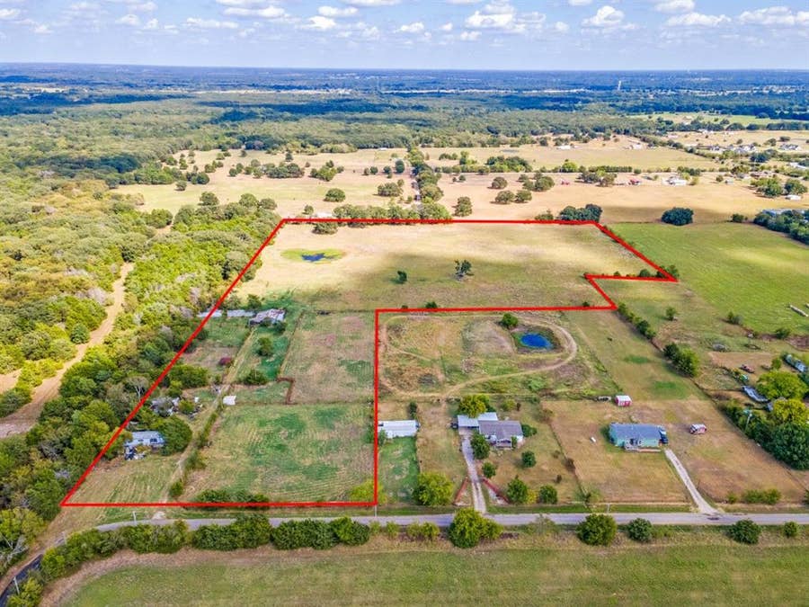 Property photo for 2165 County Road 3304, Greenville, TX