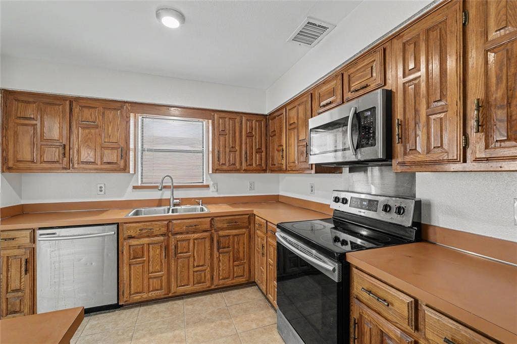 569 Briarcliff Drive, Garland, TX 75043