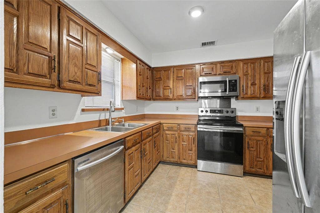 569 Briarcliff Drive, Garland, TX 75043