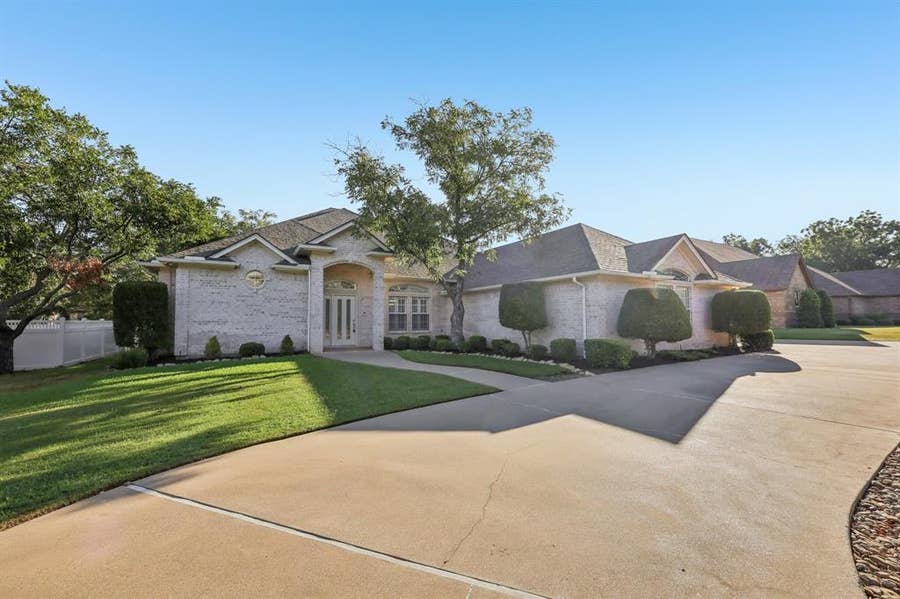 Property photo for 5409 Wedgefield Road, Granbury, TX