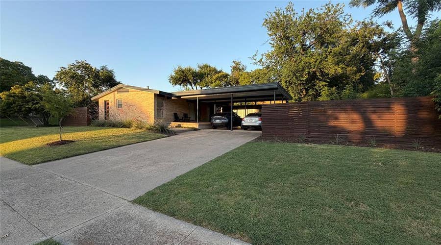 Property photo for 11008 Quail Run Street, Dallas, TX