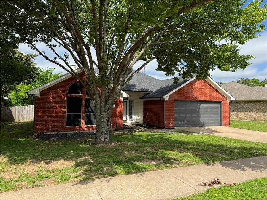 Property photo for 1025 Boardwalk Street, Midlothian, TX