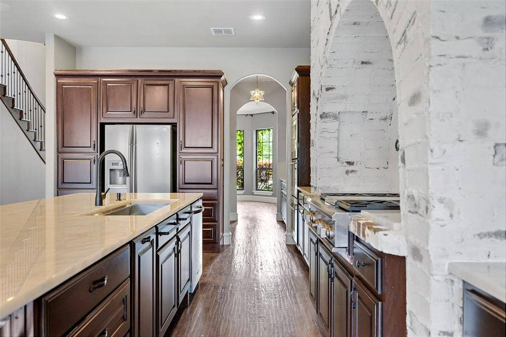 6115 Palo Pinto Avenue, Dallas, TX 75214 Kitchen