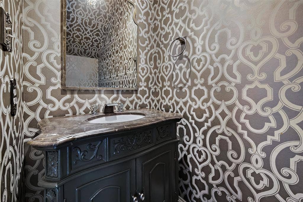 6115 Palo Pinto Avenue, Dallas, TX 75214 Half Bath