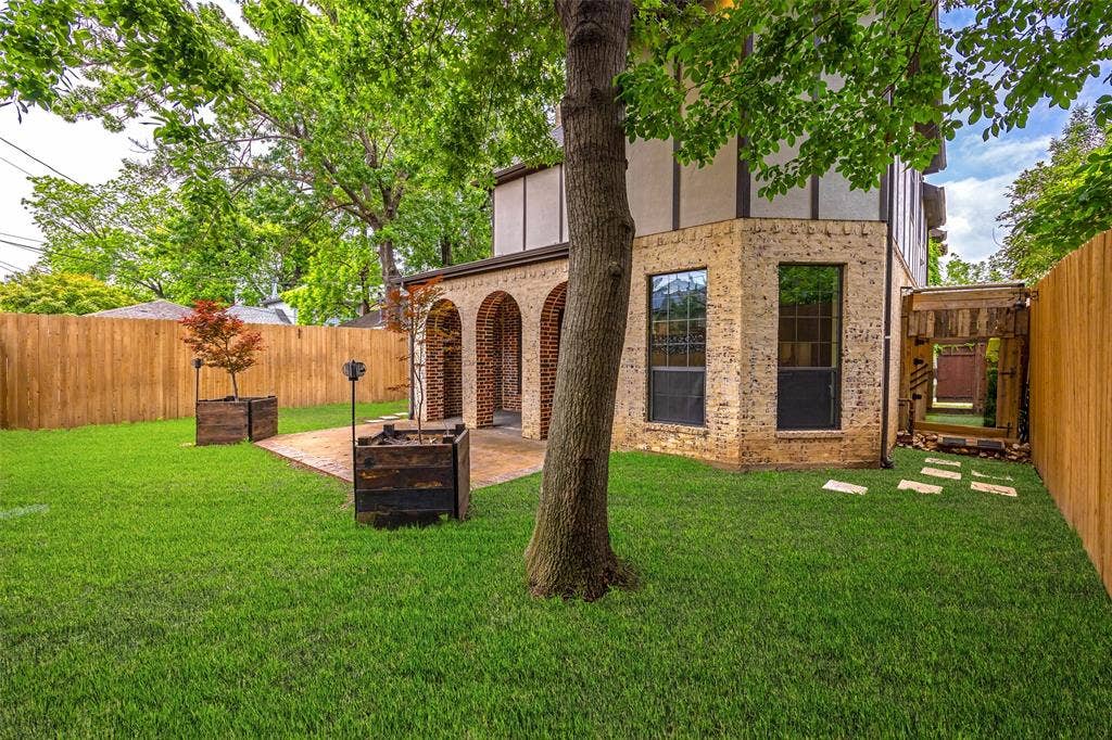 6115 Palo Pinto Avenue, Dallas, TX 75214 Back Yard