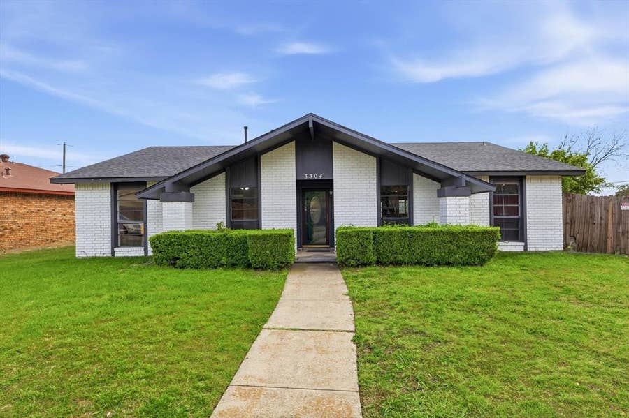 Property photo for 3304 Bellingham Court, Dallas, TX