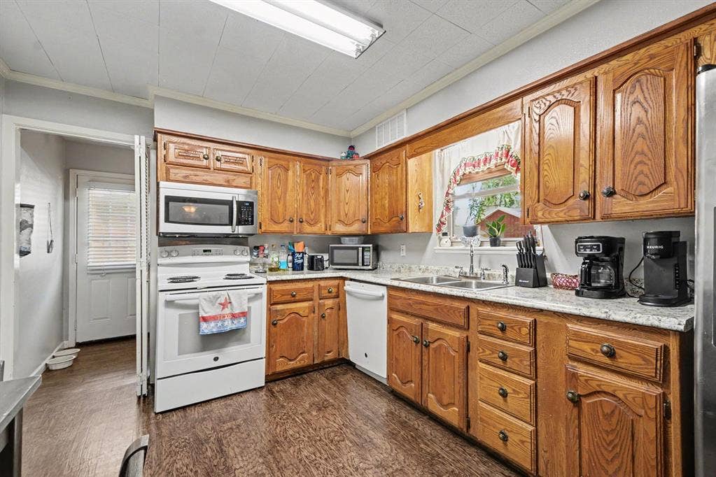 13650 Pyramid Drive, Farmers Branch, TX 75234 13650 Pyramid Drive, Farmers Branch, TX 75234