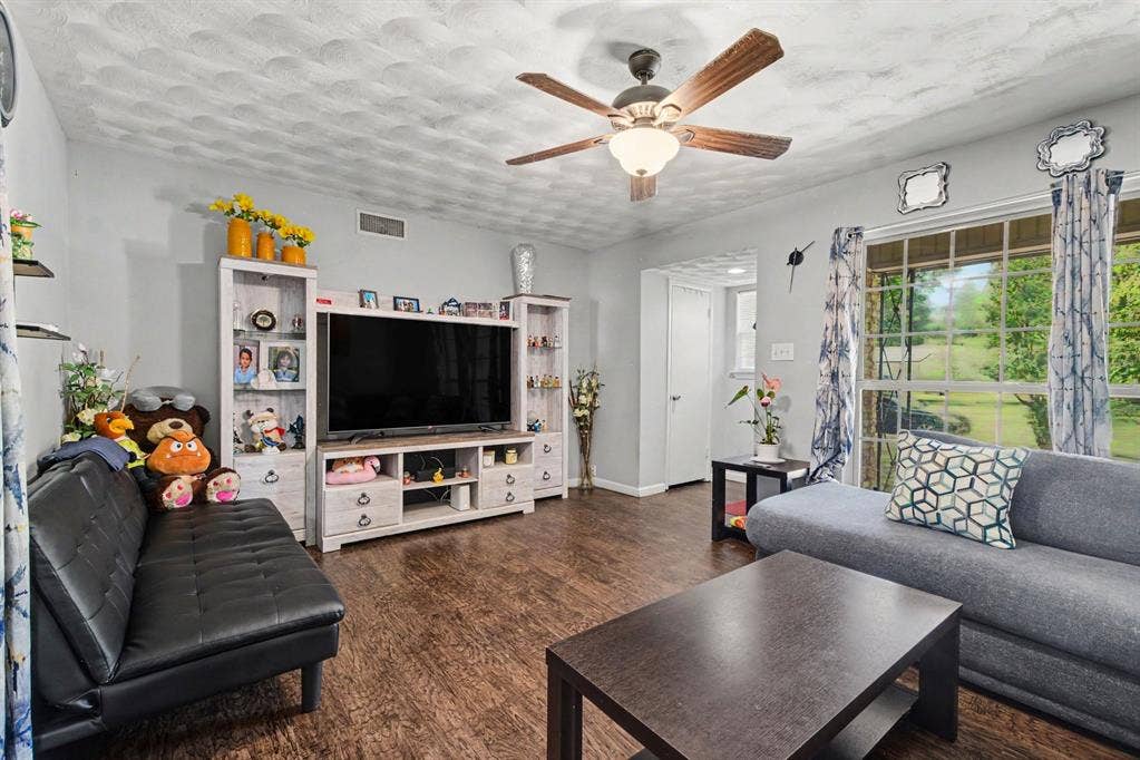 13650 Pyramid Drive, Farmers Branch, TX 75234 13650 Pyramid Drive, Farmers Branch, TX 75234