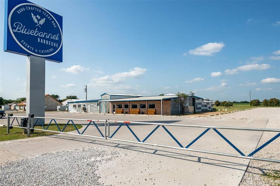 Property photo for 3921 S Highway 287, Waxahachie, TX