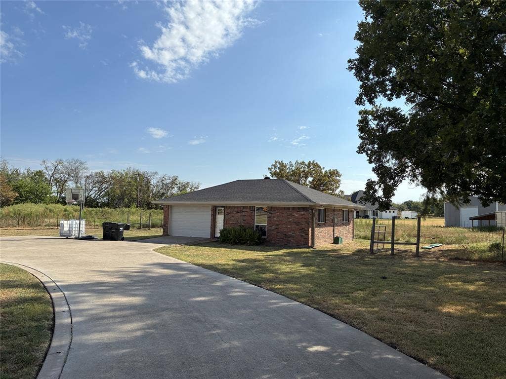 8076 FM 35 Road, Royse City, TX 75189 Front of Guest House