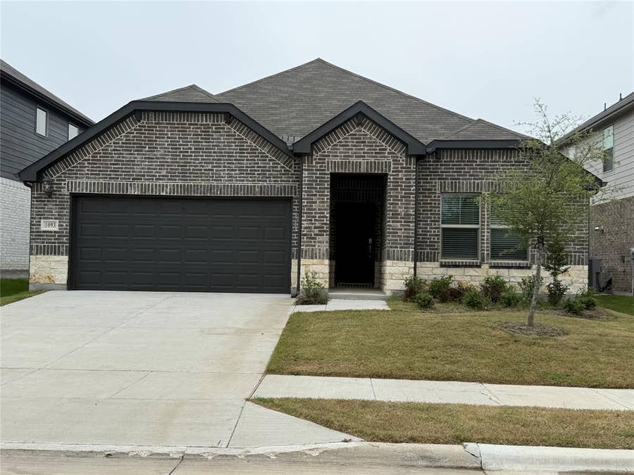 Property photo for 1093 Eagle Run Lane, Lavon, TX