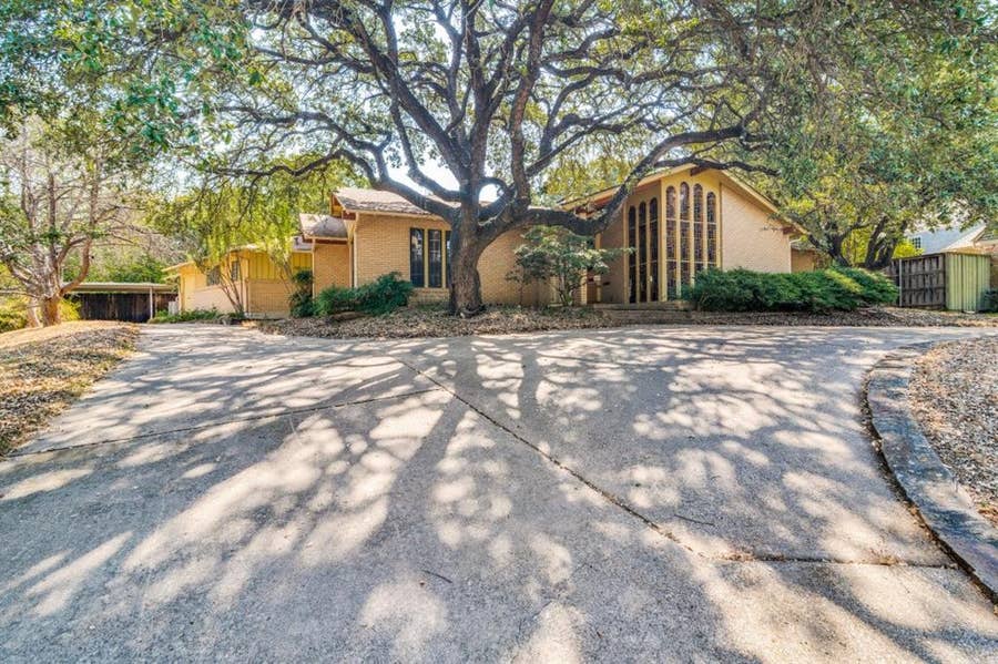 Property photo for 10030 Caribou Trail, Dallas, TX