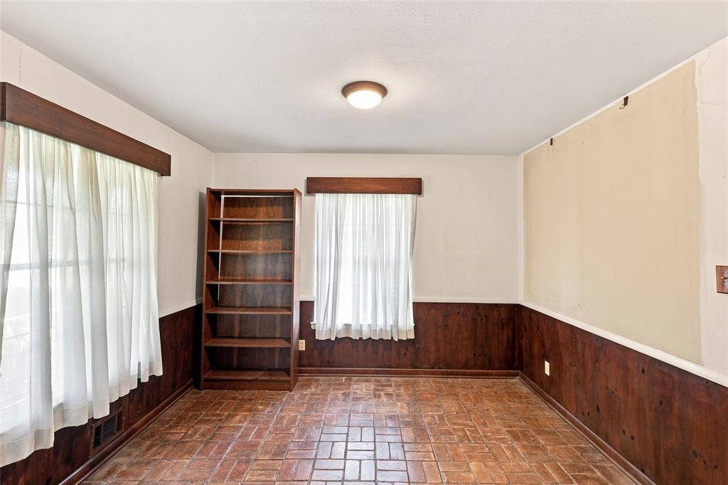 Dedicate Dining Room with Lots of Natural Lighting