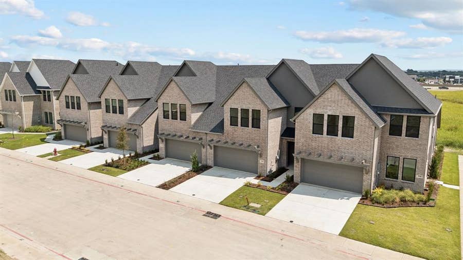 Property photo for 3540 Pierce Lane, Grand Prairie, TX