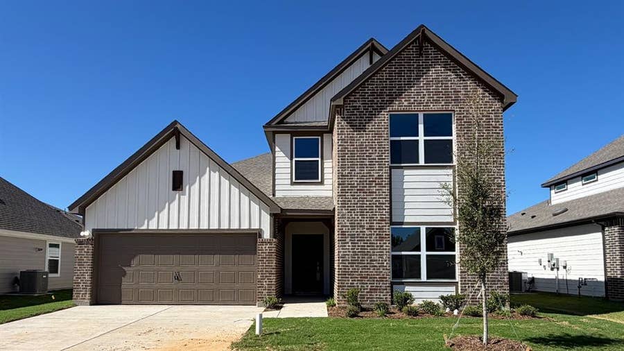 Property photo for 5033 Shumard Drive, Lindale, TX