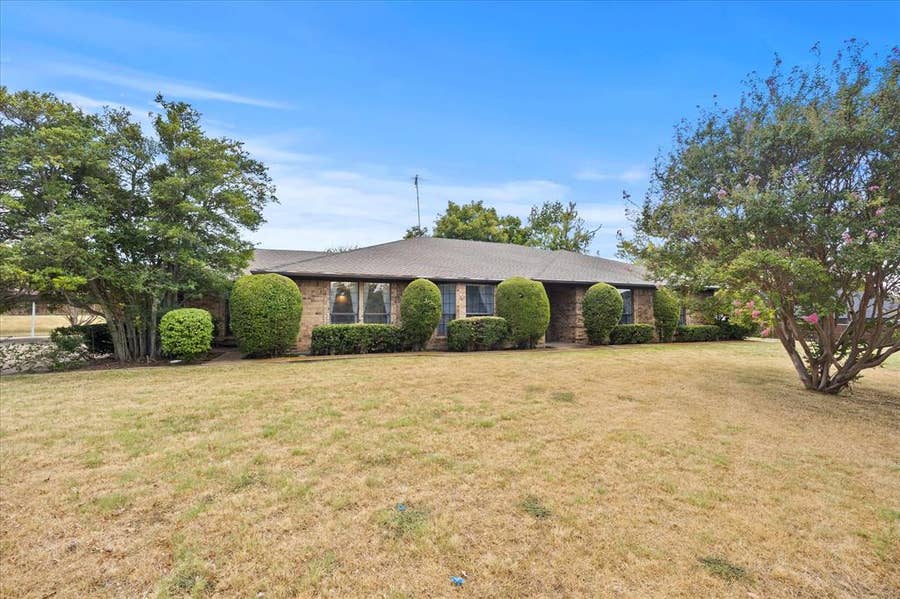 Property photo for 12 Park Central Circle, Rockwall, TX