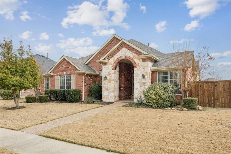 Property photo for 850 Wind Brook Lane, Prosper, TX