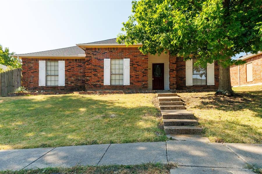 Property photo for 1018 Dandelion Drive, Mesquite, TX
