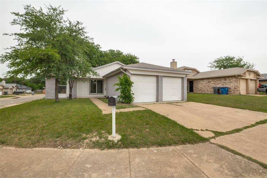 Property photo for 6952 Sammy Circle, Dallas, TX
