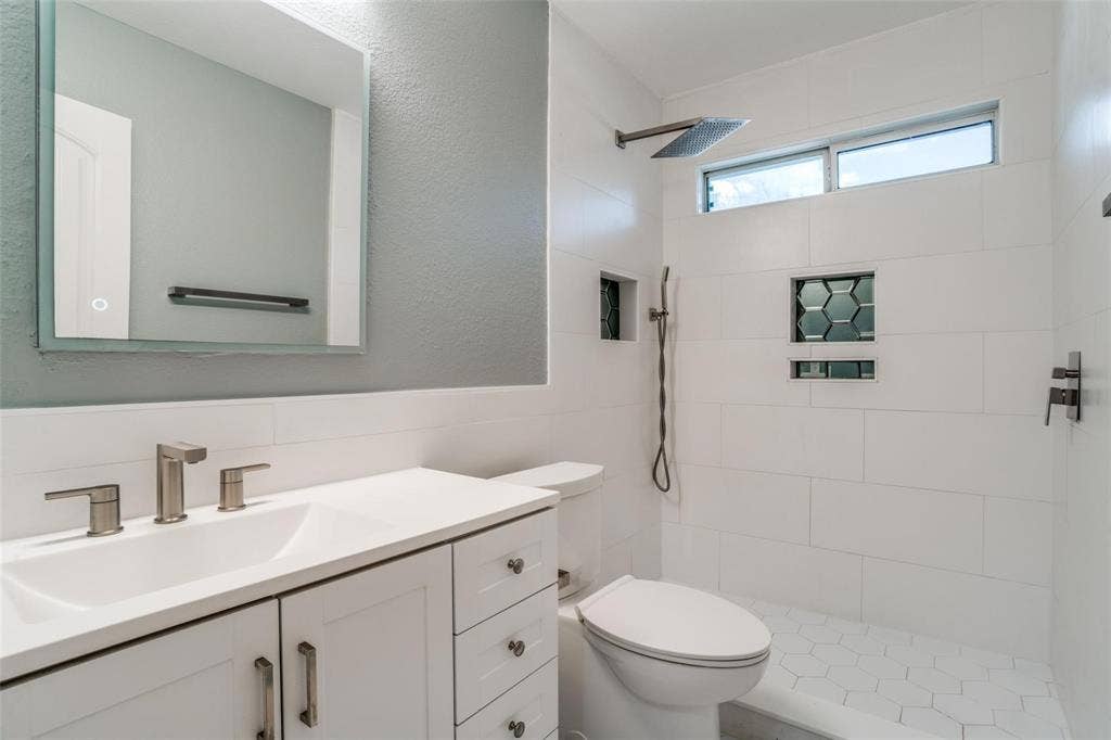 3925 La Tierra Linda Trail, McKinney, TX 75070 3925 La Tierra Linda Trail, McKinney, TX 75070