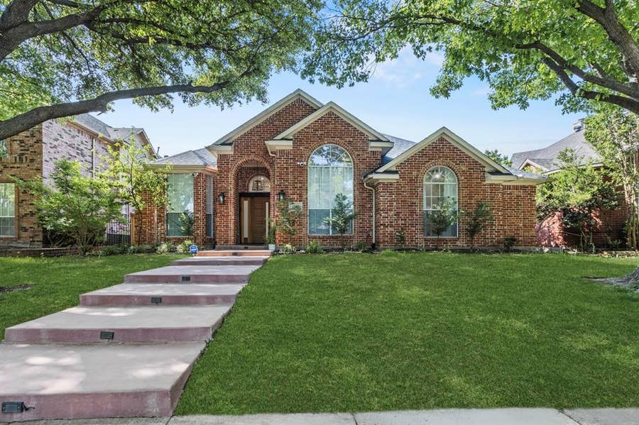 Property photo for 3916 Kimbrough Lane, Plano, TX