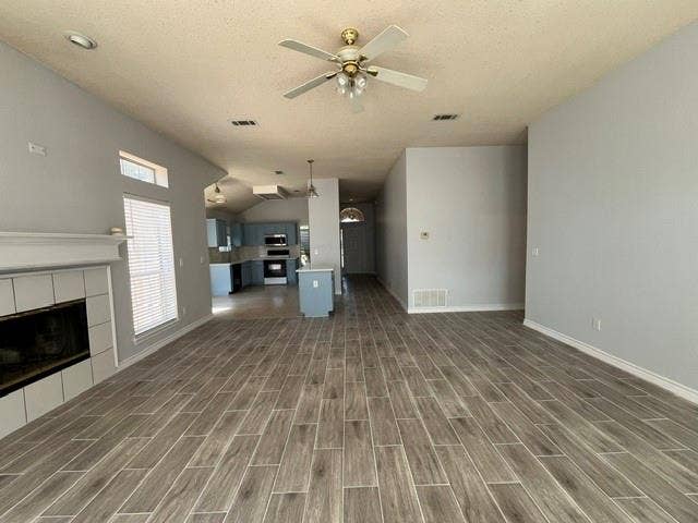 8104 Bells Street, Frisco, TX 75035 8104 Bells Street, Frisco, TX 75035