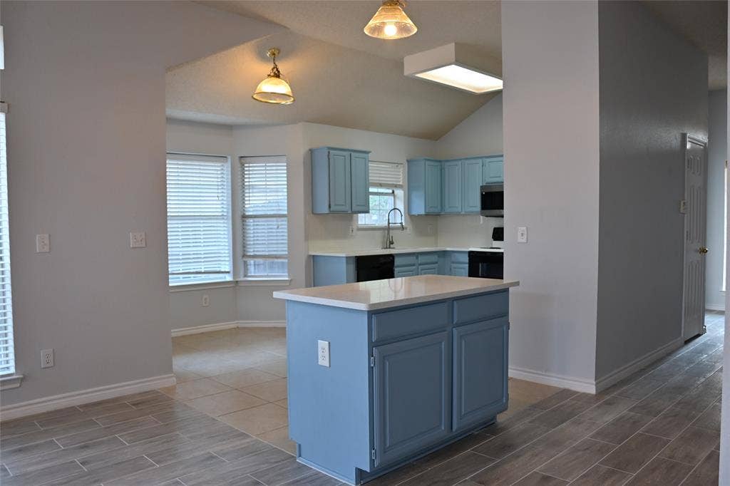 8104 Bells Street, Frisco, TX 75035 8104 Bells Street, Frisco, TX 75035