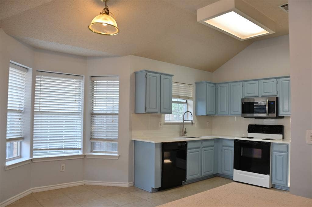 8104 Bells Street, Frisco, TX 75035 8104 Bells Street, Frisco, TX 75035
