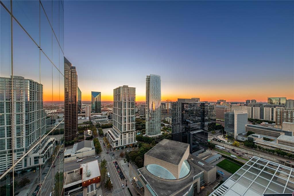 1747 Leonard Street, #2301, Dallas, TX 75201