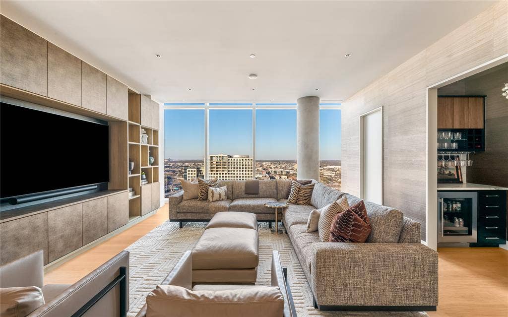 1747 Leonard Street, #2301, Dallas, TX 75201