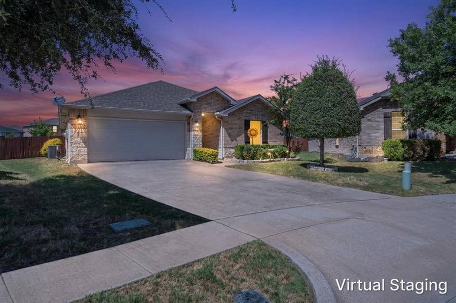 Property photo for 709 Denali Drive, Arlington, TX