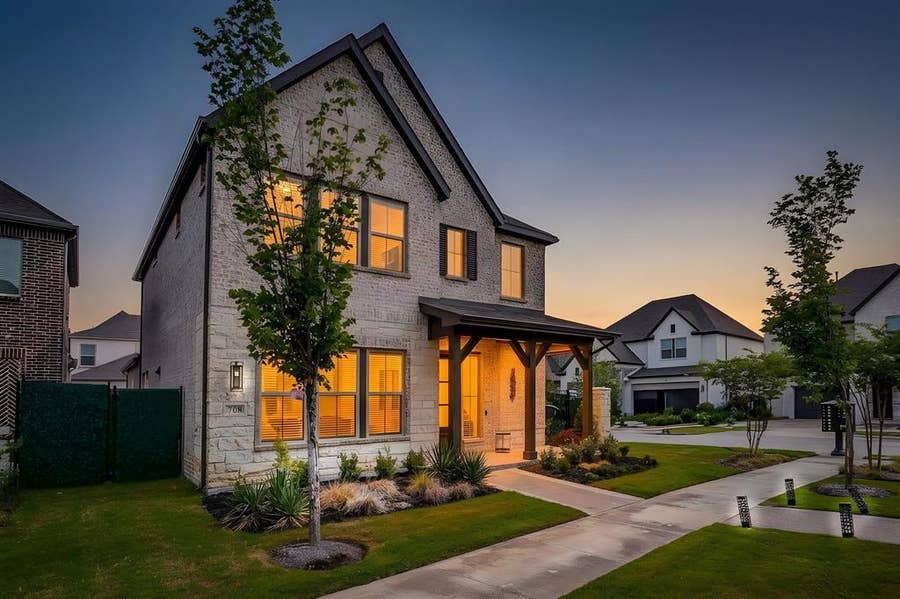Property photo for 708 Pheasant Run Street, Arlington, TX