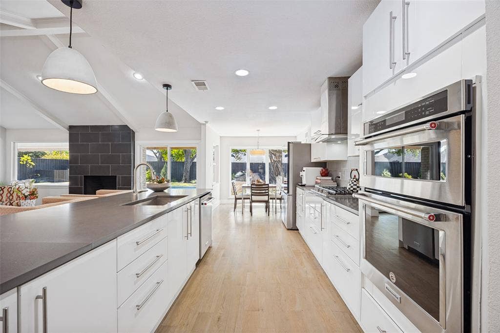 6834 Quarterway Drive, Dallas, TX 75248 6834 Quarterway Drive, Dallas, TX 75248