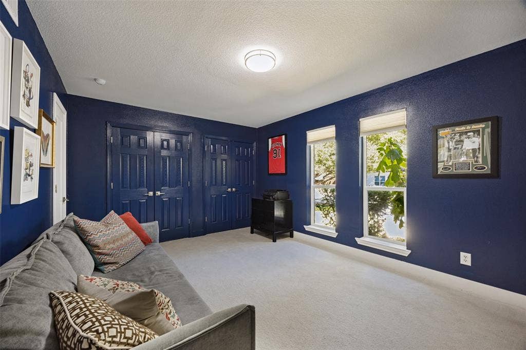 6834 Quarterway Drive, Dallas, TX 75248 Bedroom with ensuite full bath