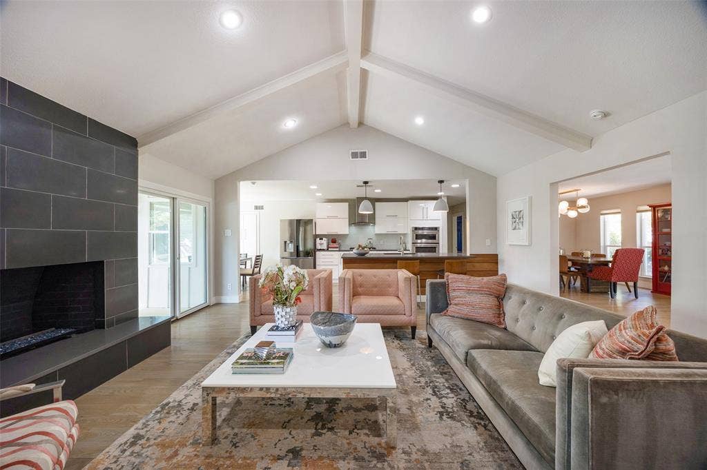 6834 Quarterway Drive, Dallas, TX 75248 6834 Quarterway Drive, Dallas, TX 75248