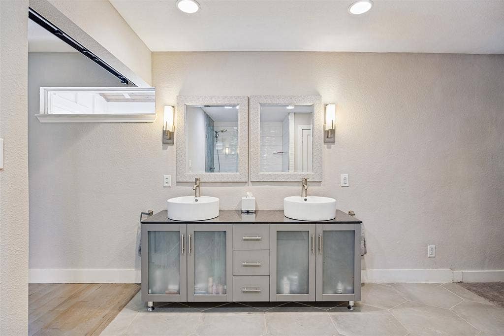6834 Quarterway Drive, Dallas, TX 75248 6834 Quarterway Drive, Dallas, TX 75248