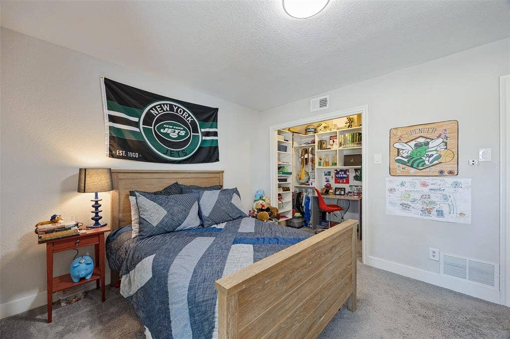 6834 Quarterway Drive, Dallas, TX 75248 6834 Quarterway Drive, Dallas, TX 75248