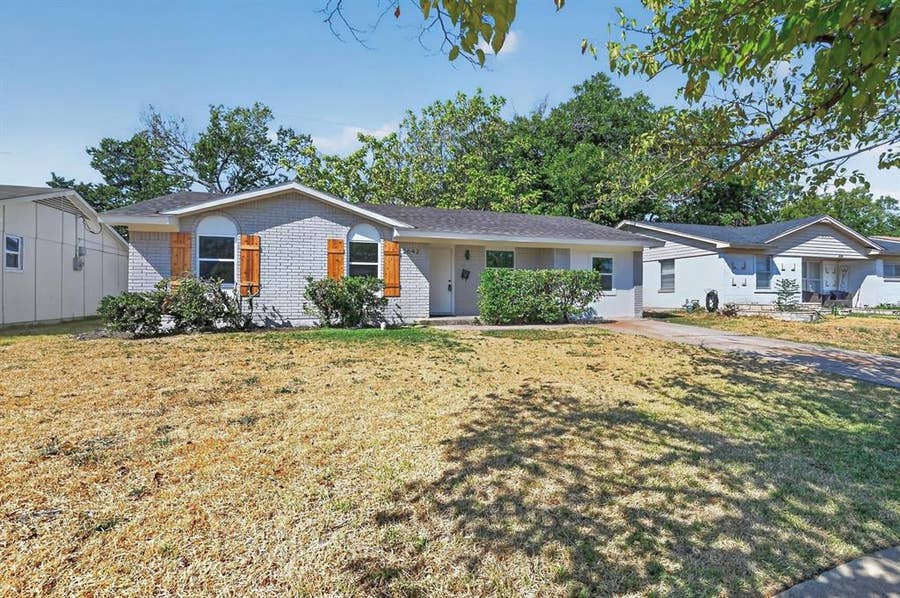 Property photo for 2642 Brady Lane, Grand Prairie, TX