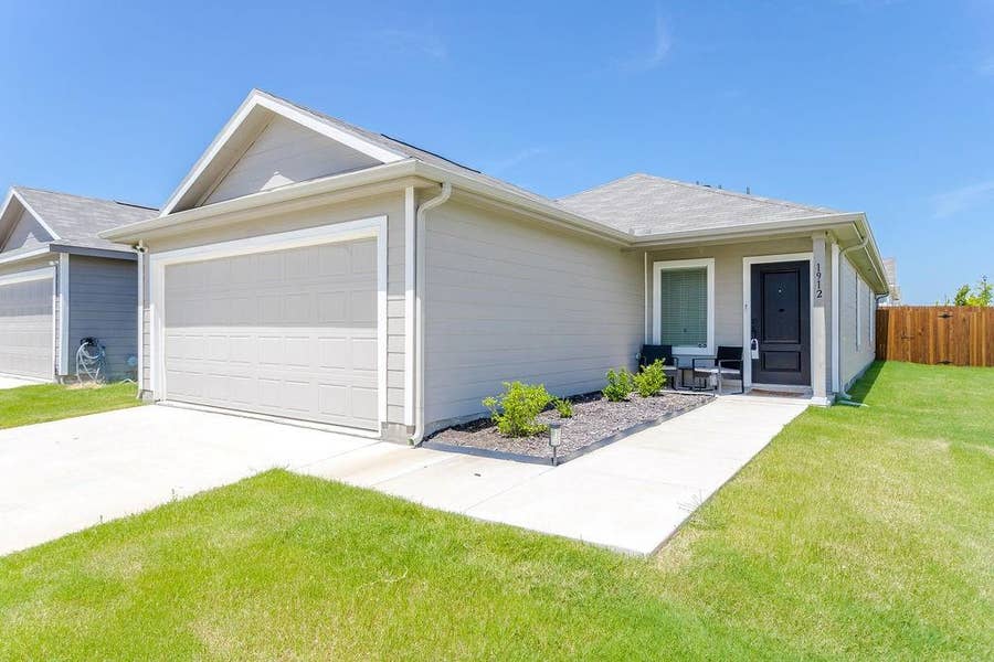 Property photo for 1912 Wild Orchard Lane, Crandall, TX