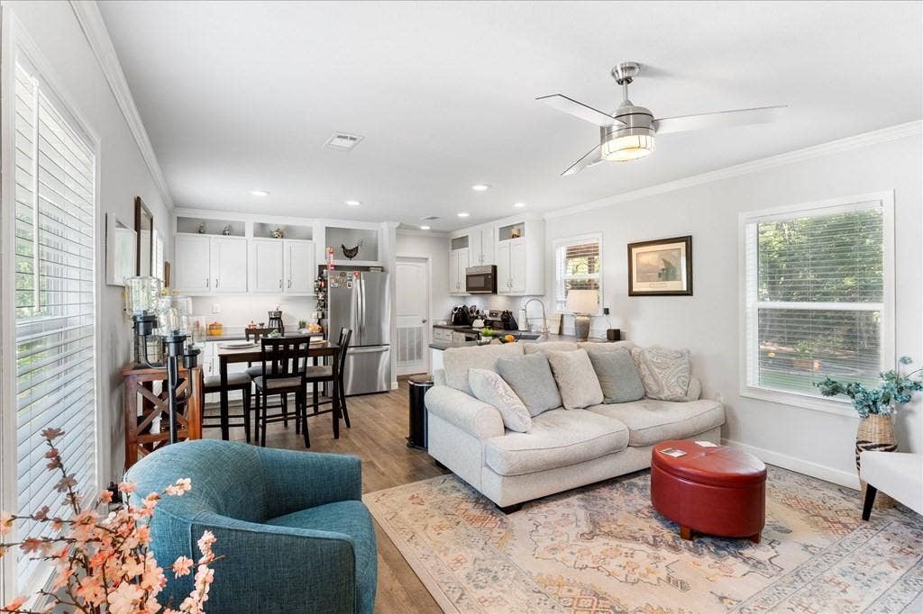 1034 Pleasant Drive, Kemp, TX 75143 1034 Pleasant Drive, Kemp, TX 75143
