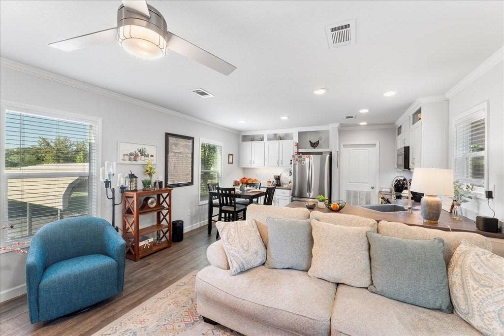 1034 Pleasant Drive, Kemp, TX 75143 1034 Pleasant Drive, Kemp, TX 75143