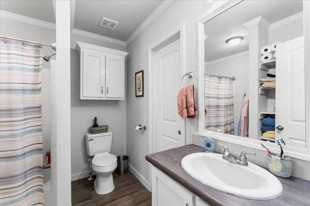 1034 Pleasant Drive, Kemp, TX 75143 1034 Pleasant Drive, Kemp, TX 75143