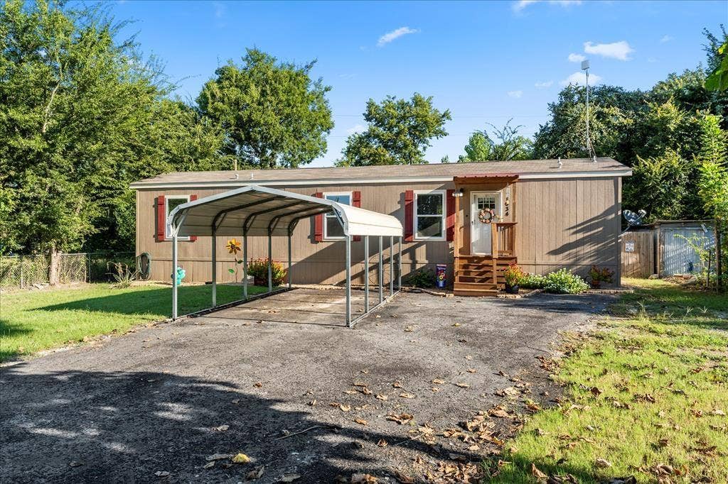 1034 Pleasant Drive, Kemp, TX 75143 1034 Pleasant Drive, Kemp, TX 75143