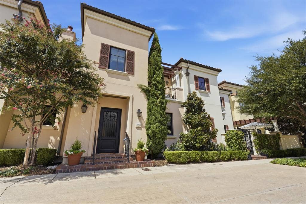2712 Miro Court, Fort Worth, TX 76107 2712 Miro Court, Fort Worth, TX 76107