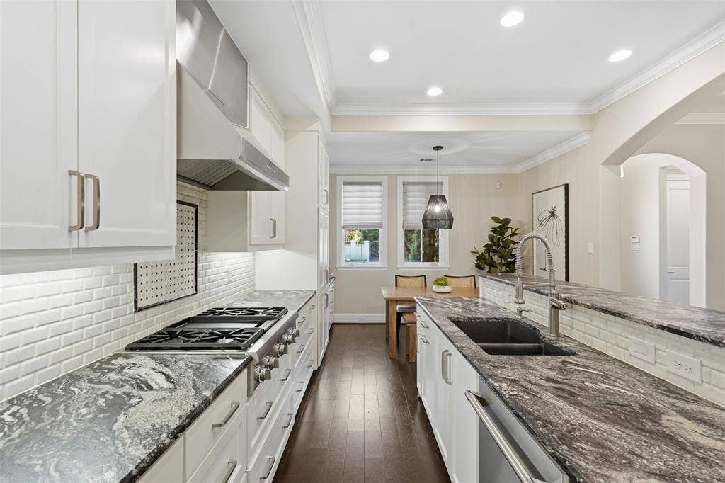 2712 Miro Court, Fort Worth, TX 76107 2712 Miro Court, Fort Worth, TX 76107
